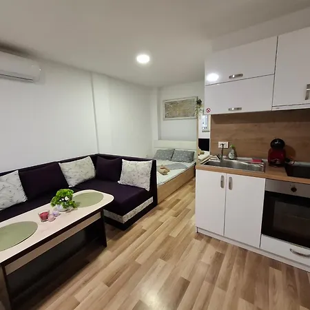 Apartment Charm 1