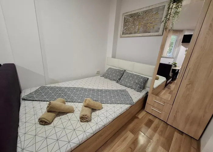 アパート Charm 1 *