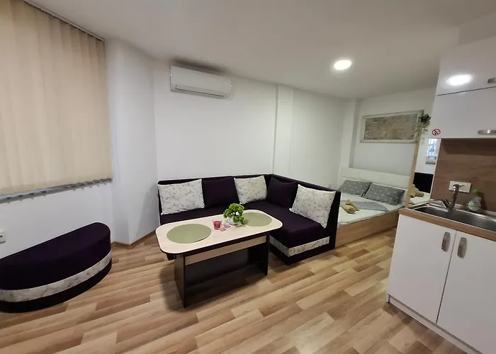 Charm 1 アパート ルセ